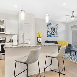 Stylish New In Apartment